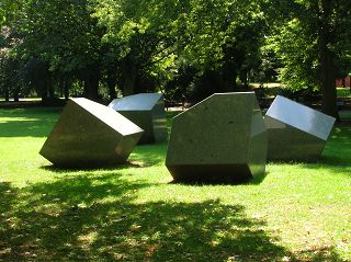 "Skulptur für eine Ebene" von André VOLTeN